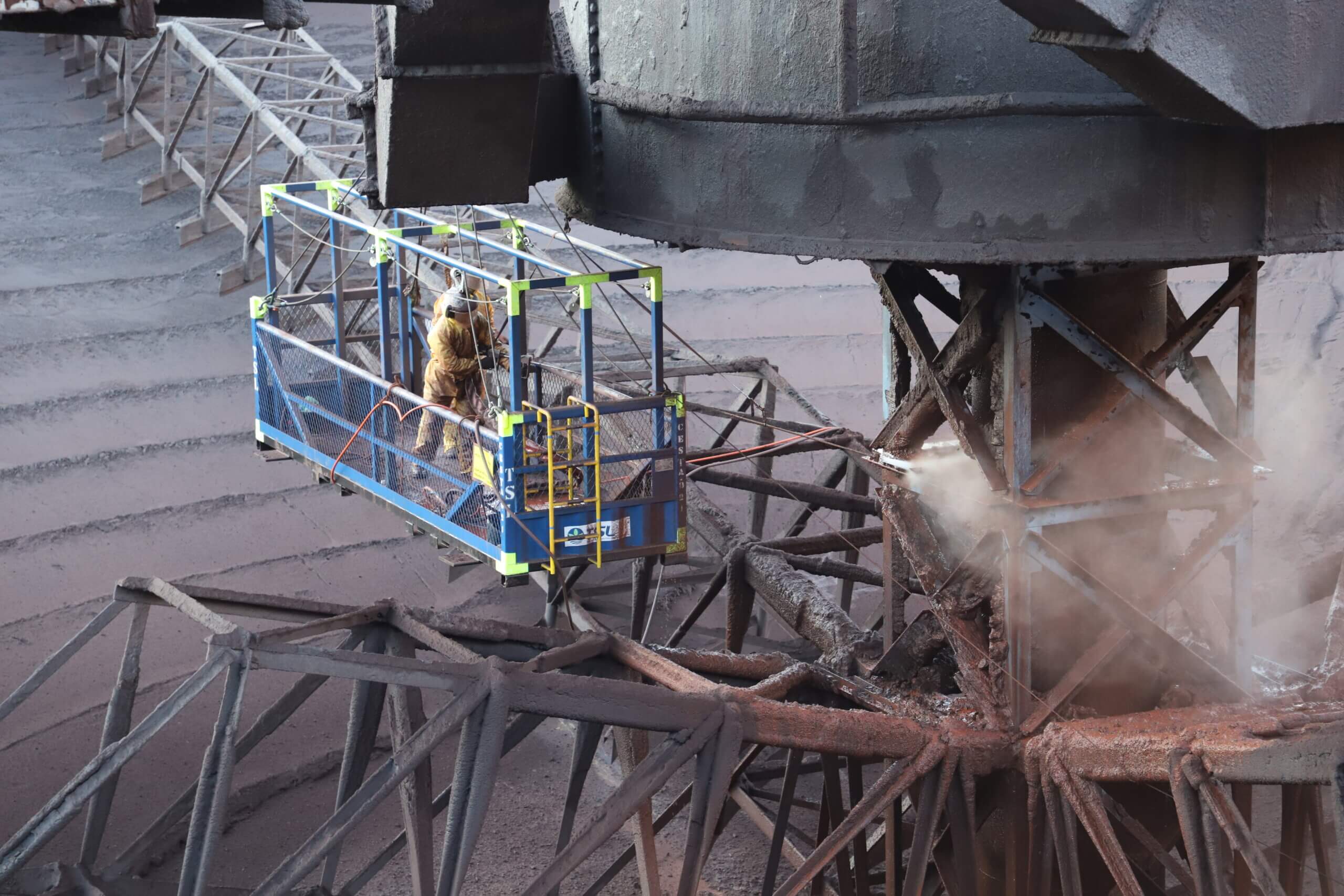 How does a 40,000 psi hydrojet work?